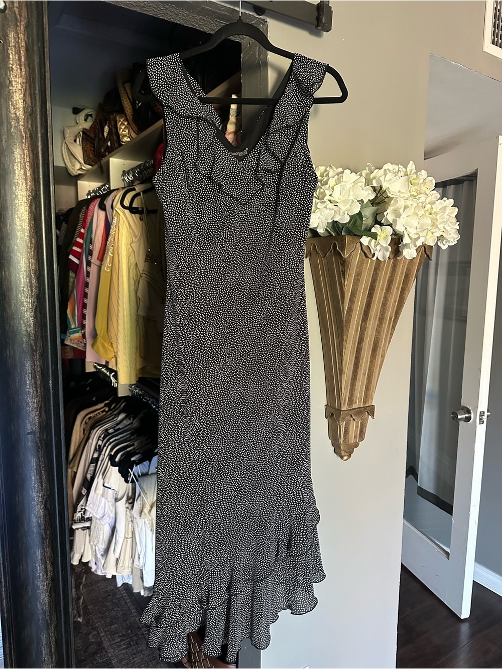 Vintage Black & White Polka Dot Ruffled Hem Sleeveless Dress
